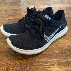 Black Nike Flyknit Shoes